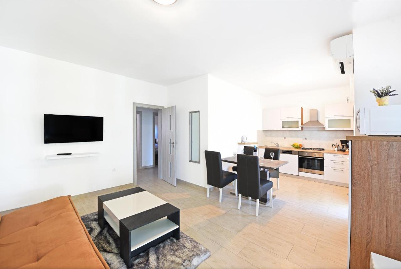 Apartments Mirasol Умаг Екстериор снимка